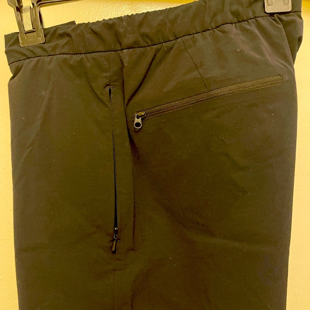 Men’s pants.. Theory brand. 31-32 size.